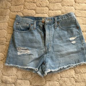 Madewell Denim Shorts. The Mom Jean Short. Size 27.